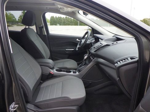 Used 2016 Ford Escape SE FWD image 14