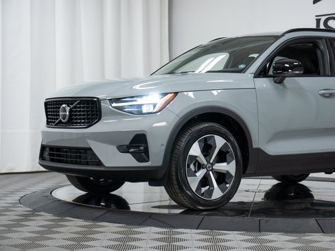 New 2026 Volvo XC40 B5 Plus w/ Protection Package Premier AWD/4WD image 25