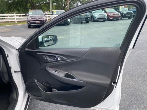 Used 2020 Chevrolet Malibu LT FWD image 38