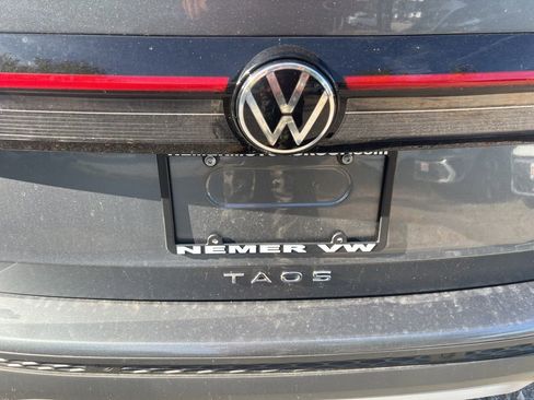 New 2025 Volkswagen Taos SE image 8