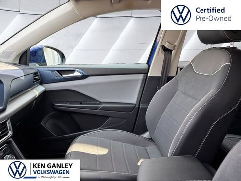 Used 2023 Volkswagen Taos SE w/ Black Wheel Package FWD image 19