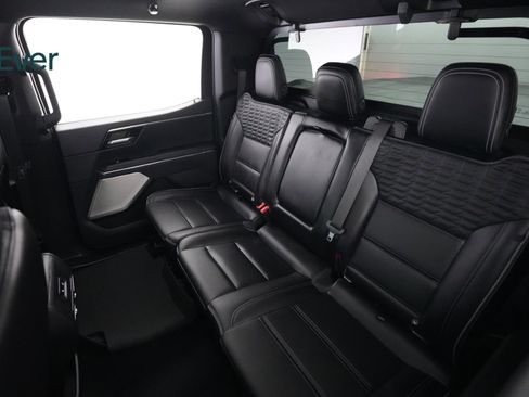 Used 2024 GMC Sierra EV Denali AWD/4WD image 17