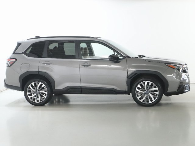 Used 2025 Subaru Forester Touring AWD/4WD image 11