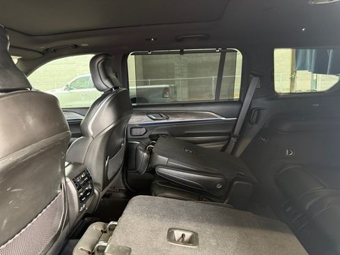 Used 2023 Jeep Grand Cherokee L Overland w/ Advanced Protech Group III AWD/4WD image 29