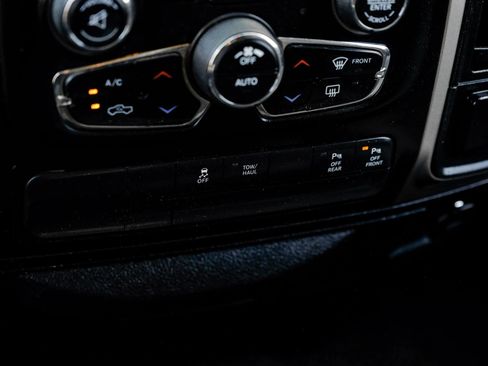 Used 2019 RAM 1500 Big Horn AWD/4WD image 29