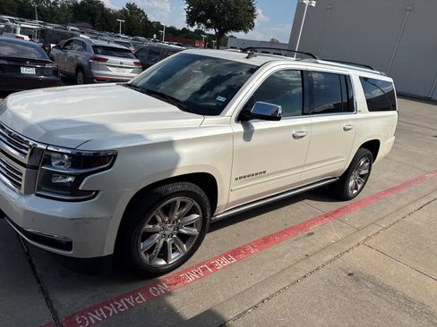 Used 2015 Chevrolet Suburban LTZ RWD image 6