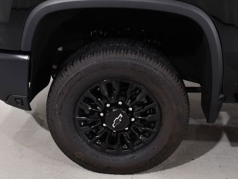 Used 2025 Chevrolet Silverado 3500 W/T AWD/4WD image 18