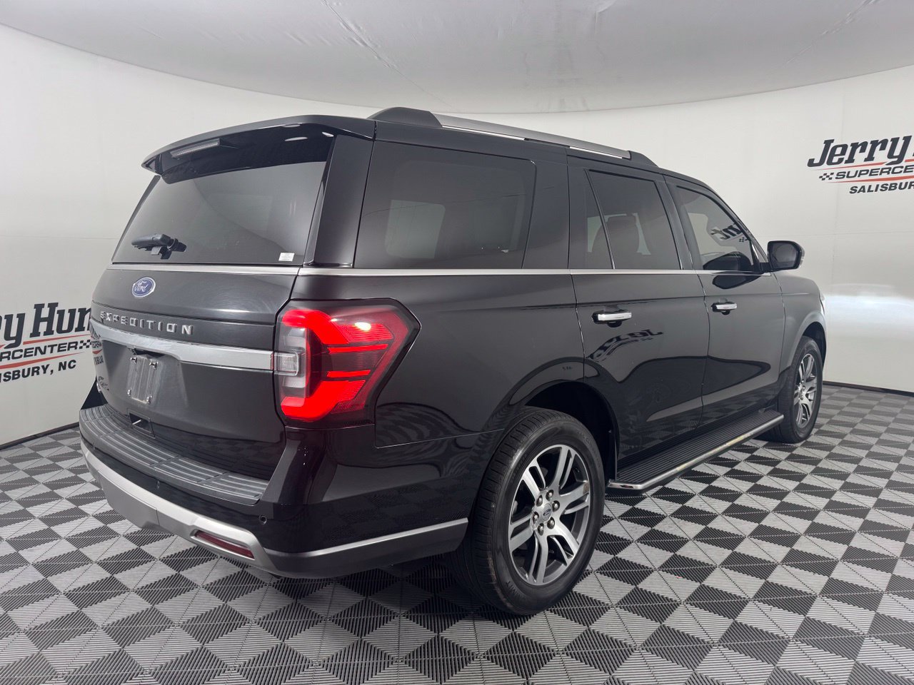 Used 2023 Ford Expedition Limited RWD image 6