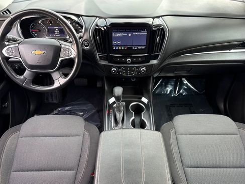 Used 2021 Chevrolet Traverse LT image 15