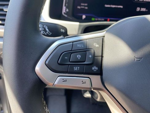 Used 2023 Volkswagen Atlas SE AWD/4WD image 12