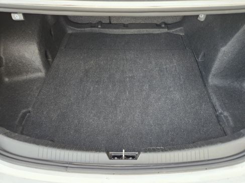 Used 2024 Chevrolet Malibu LT image 8