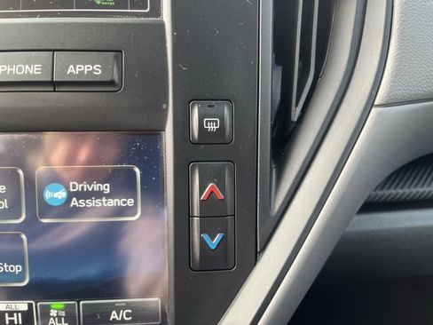 Used 2025 Subaru Crosstrek 2.0i image 32