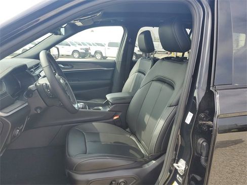 New 2025 Jeep Grand Cherokee L Limited w/ Luxury Tech Group II image 17