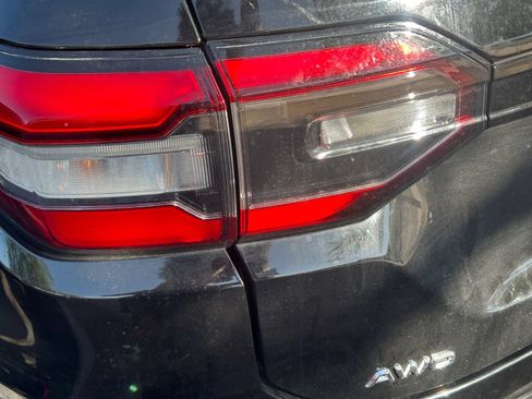 Used 2024 Honda Pilot EX-L image 9