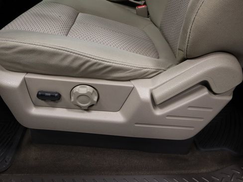 Used 2009 Ford F150 XLT image 24