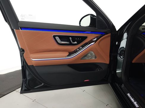Used 2023 Mercedes-Benz S 580 4MATIC Sedan image 5