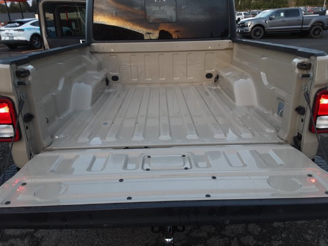 Used 2020 Jeep Gladiator Rubicon w/ Trailer Tow Package AWD/4WD image 23