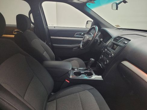 Used 2016 Ford Explorer XLT AWD/4WD image 21