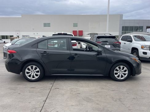 Used 2024 Toyota Corolla LE image 3