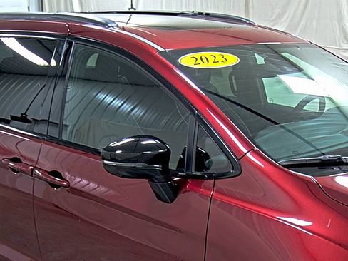 Used 2023 Chrysler Pacifica Limited w/ S Appearance Package image 15