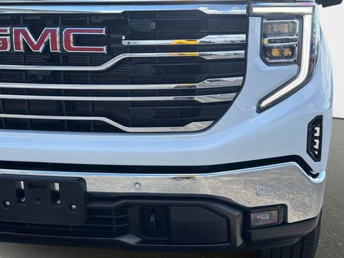 New 2026 GMC Sierra 1500 SLT w/ SLT Premium Plus Package AWD/4WD image 9