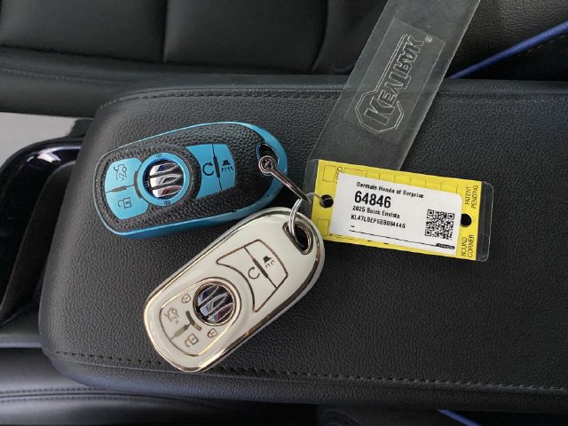 Used 2025 Buick Envista Sport Touring w/ Convenience II Package FWD image 32