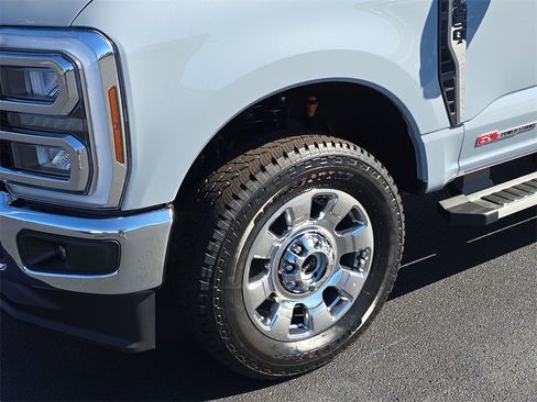 New 2026 Ford F250 Lariat w/ Chrome Package image 10
