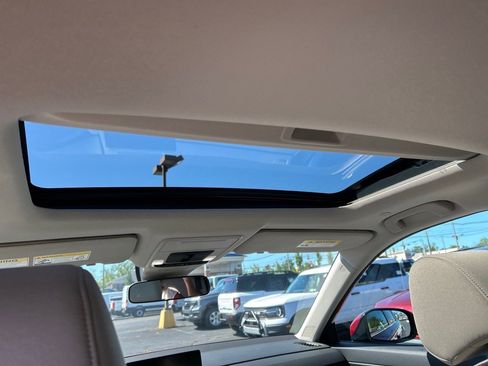 Used 2025 Honda CR-V EX image 4