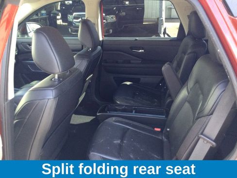 Used 2022 Nissan Pathfinder SL w/ SL Premium Package image 18