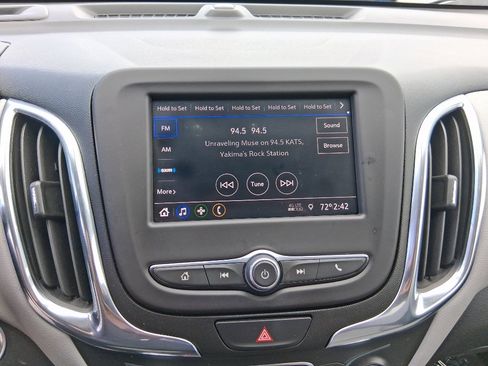 Used 2021 Chevrolet Equinox LT image 17