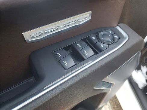 Used 2025 GMC Sierra 1500 Denali w/ Technology Package image 21