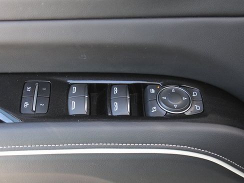 Used 2023 Cadillac Escalade Premium Luxury image 46