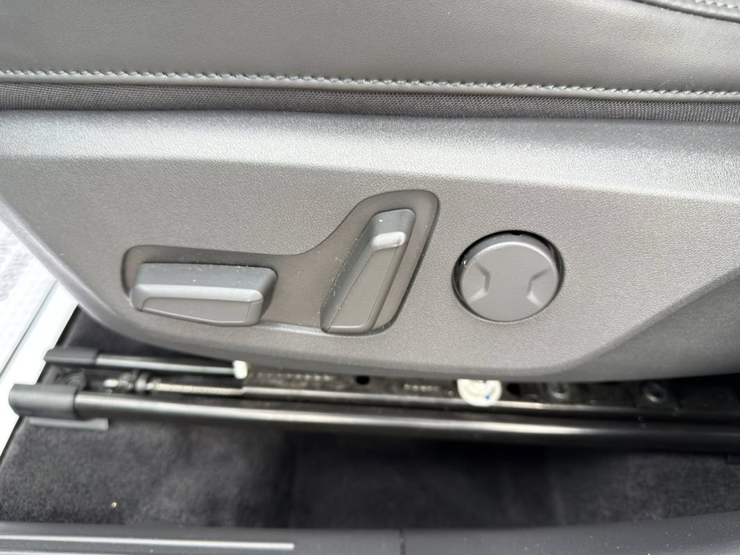Used 2023 Kia Niro EX FWD image 14