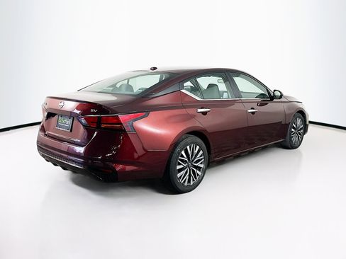 Used 2024 Nissan Altima 2.5 SV image 9
