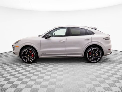 Certified 2023 Porsche Cayenne GTS image 2