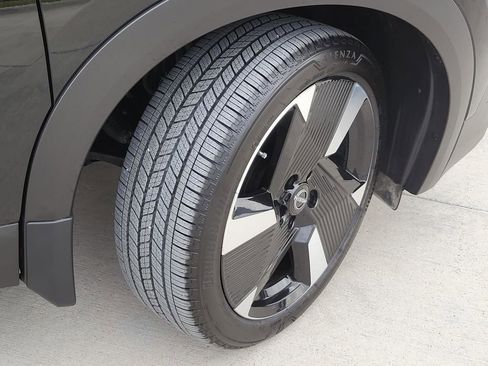 Used 2025 Nissan Kicks SR image 7