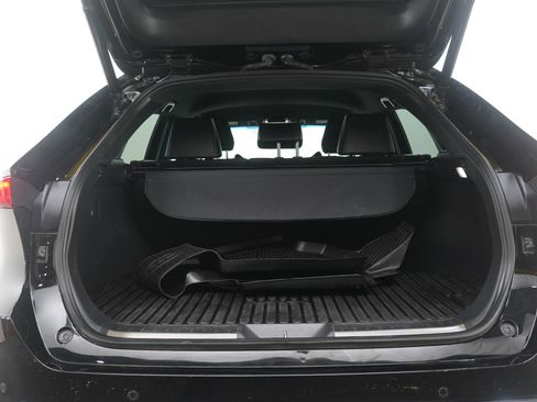 Used 2022 Toyota Venza Limited image 17