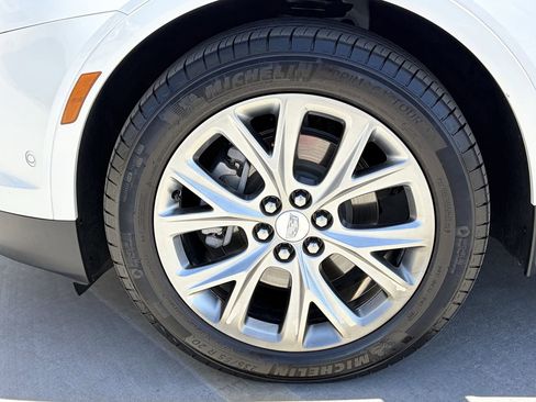 Used 2020 Cadillac XT5 Sportv w/ Platinum Package AWD/4WD image 9