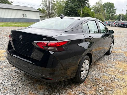Used 2021 Nissan Versa SV FWD image 7