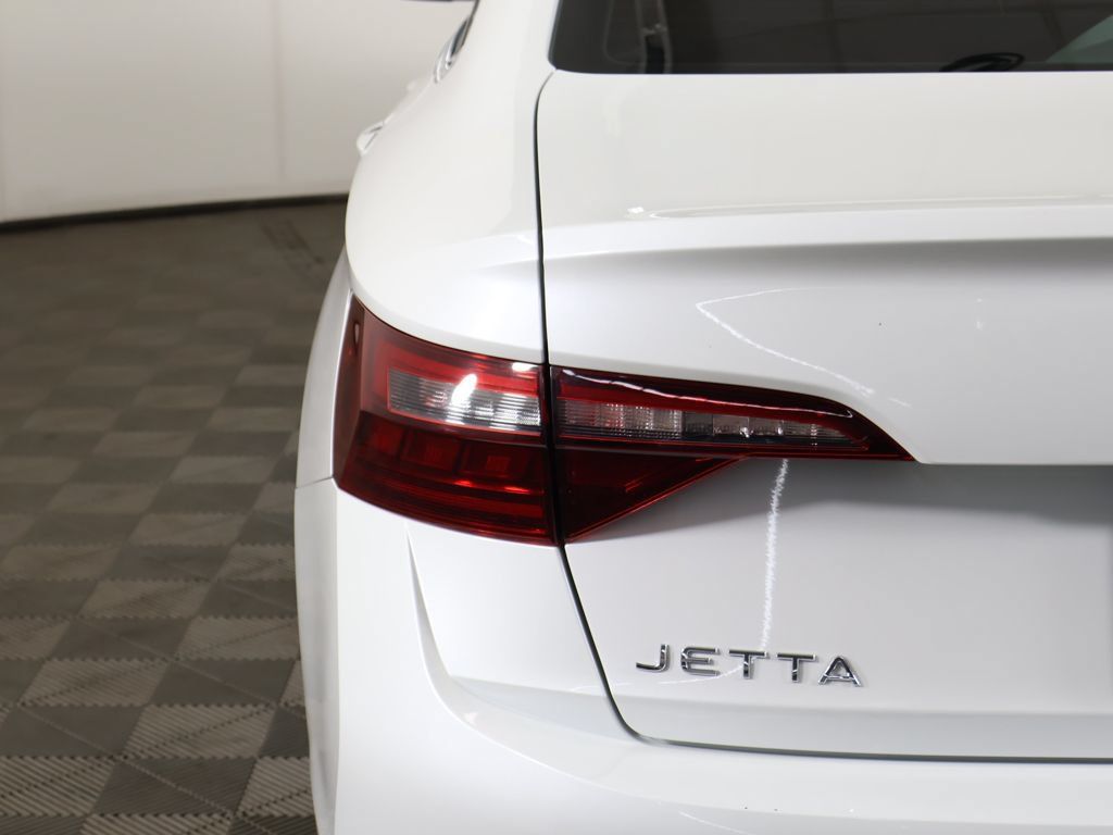 Used 2022 Volkswagen Jetta SE FWD image 14