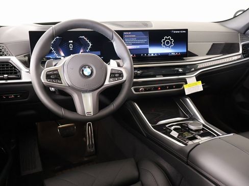 New 2026 BMW X6 xDrive40i w/ Climate Comfort Package image 2