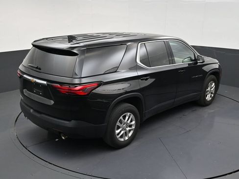Used 2023 Chevrolet Traverse LS FWD image 16