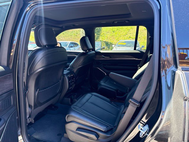 Used 2023 Jeep Grand Cherokee L Overland AWD/4WD image 18