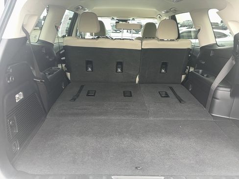 Used 2024 Subaru Ascent Premium w/ Convenience Package image 15