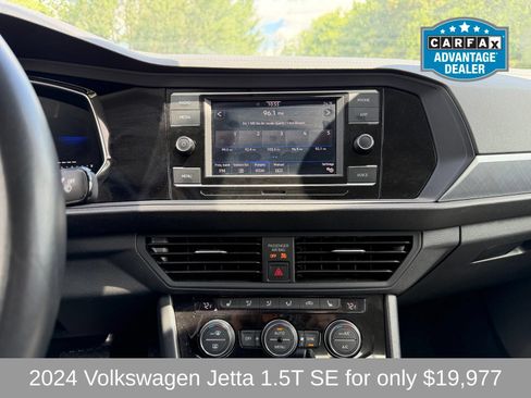 Used 2024 Volkswagen Jetta SE FWD image 12