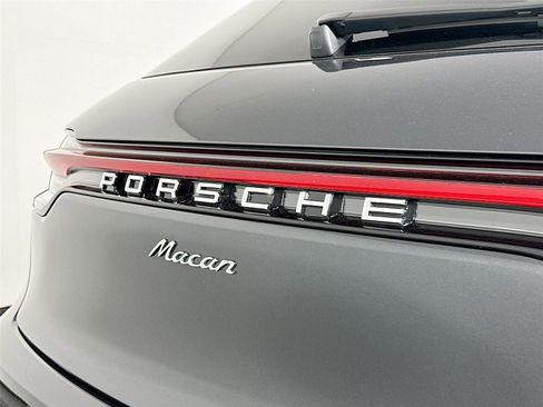 Used 2026 Porsche Macan Turbo AWD/4WD image 17
