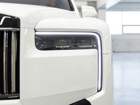 New 2026 Rolls-Royce Cullinan Black Badge image 10