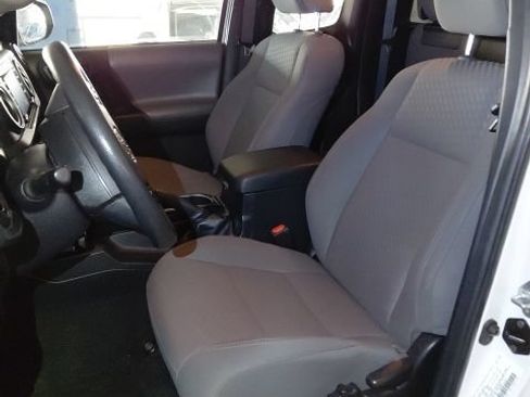 Used 2023 Toyota Tacoma SR RWD image 5