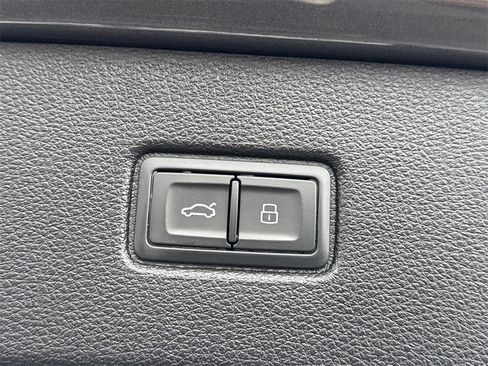 Used 2023 Audi Q7 2.0T Premium image 17