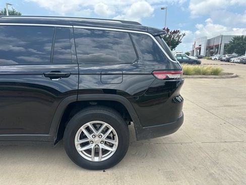 Used 2023 Jeep Grand Cherokee L Laredo RWD image 3